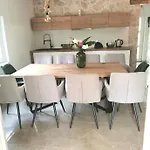 Five Bedroom House Near Sandy Major Semesterbostad