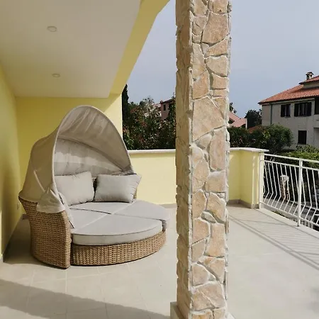 Five Bedroom House Near Sandy Major Casa vacanze *