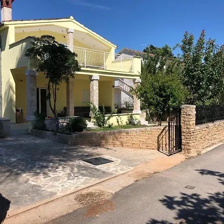 Casa vacanze Five Bedroom House Near Sandy Major