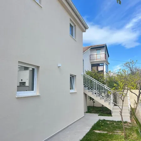 Five Bedroom House Near Sandy Major Feriehus *