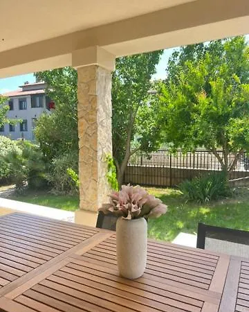 Five Bedroom House Near Sandy Major *