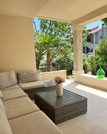 Five Bedroom House Near Sandy Major Feriehus