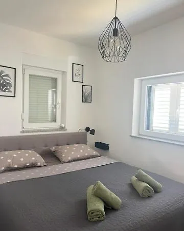 Five Bedroom House Near Sandy Major Feriehus *