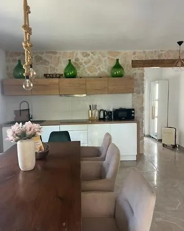 Five Bedroom House Near Sandy Major Feriehus *