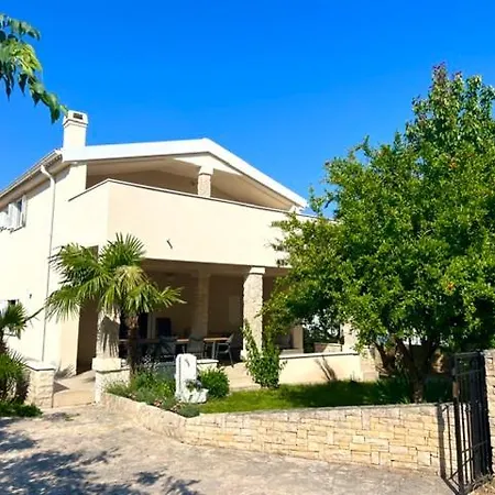 Five Bedroom House Near Sandy Major Feriehus Medulin
