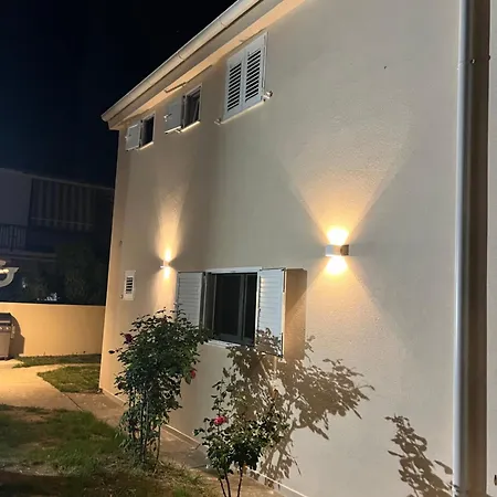 Feriehus Five Bedroom House Near Sandy Major Medulin