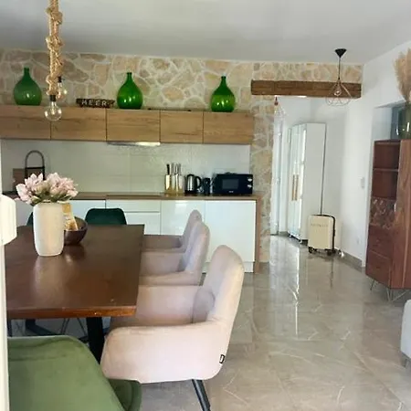Five Bedroom House Near Sandy Major Medulin