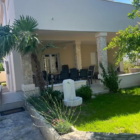 Five Bedroom House Near Sandy Major * Medulin